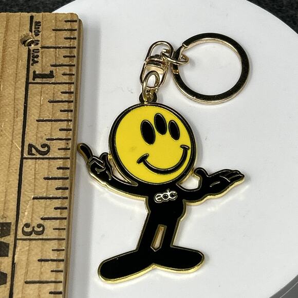 EDC Insomniac Keychain Electric Daisy Carnival Festival Souvenir Collectible - Picture 1 of 4